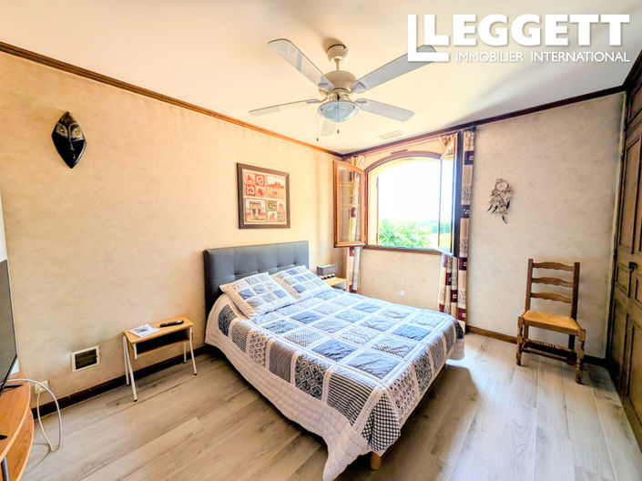 Image No.9-4 Bed House for sale