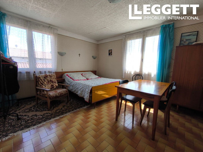 Image No.6-5 Bed House for sale