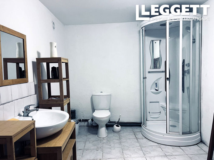 Image No.8-4 Bed House for sale