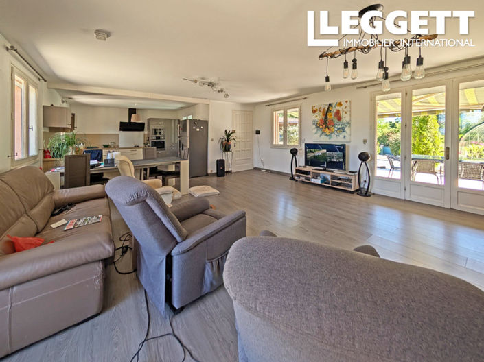 Image No.7-7 Bed House for sale