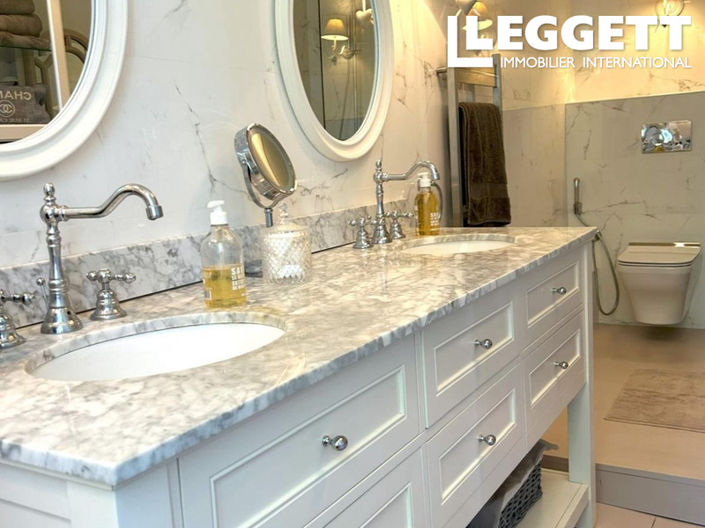 Image No.8-9 Bed House for sale