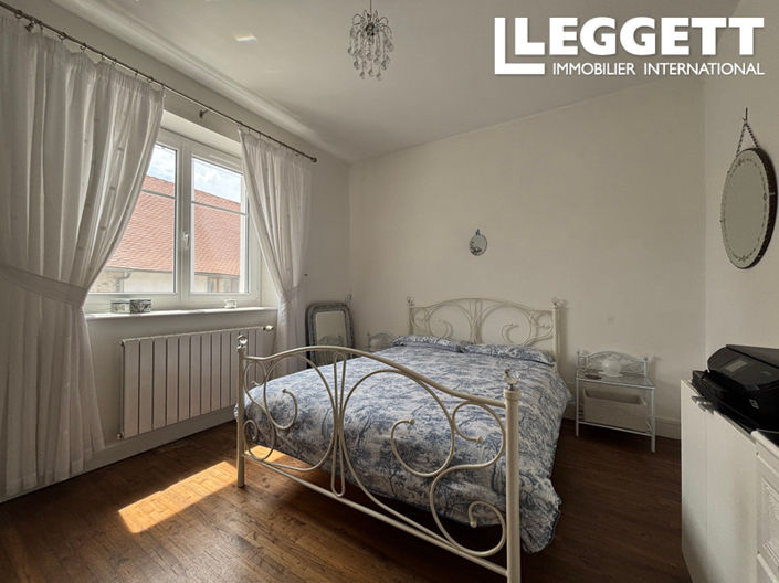 Image No.8-2 Bed House for sale