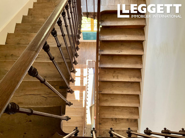 Image No.7-9 Bed House for sale