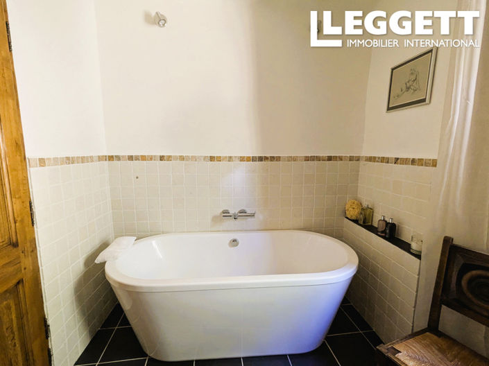 Image No.8-4 Bed House for sale