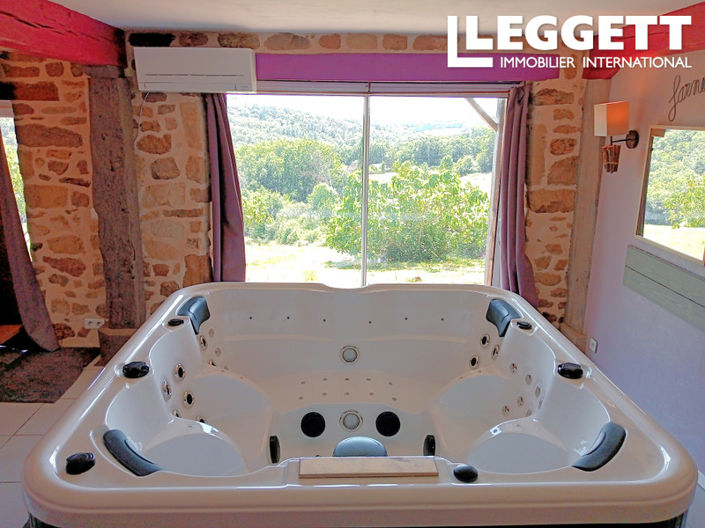 Image No.9-6 Bed House for sale