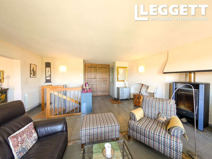 Image No.6-2 Bed House for sale