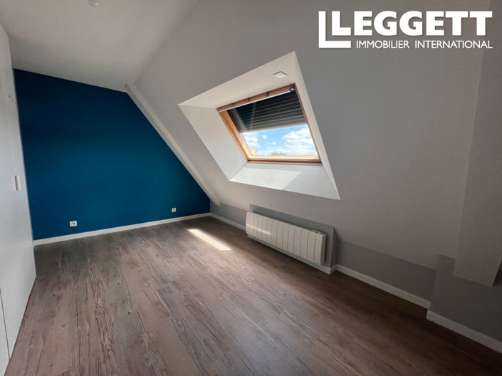 Image No.8-5 Bed House for sale