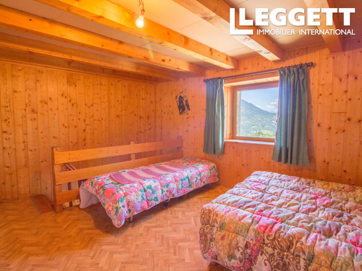 Image No.6-2 Bed House for sale