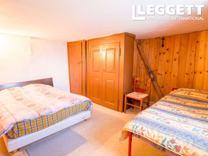 Image No.9-2 Bed House for sale