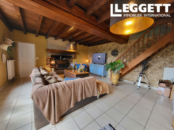 Image No.2-4 Bed House for sale