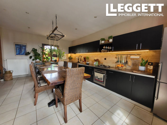 Image No.8-4 Bed House for sale