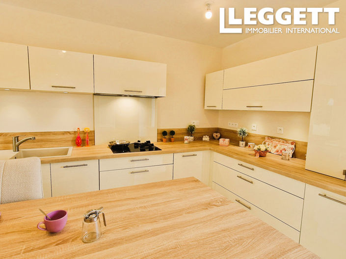 Image No.7-3 Bed House for sale