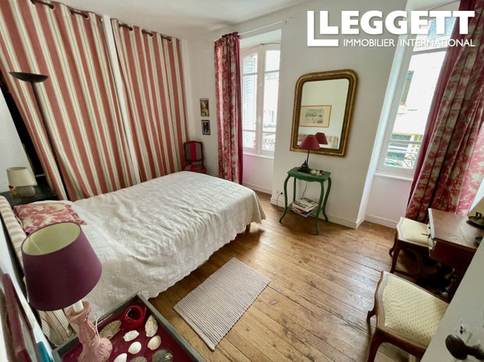 Image No.8-3 Bed House for sale