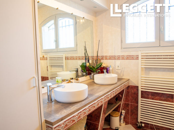 Image No.5-5 Bed House for sale