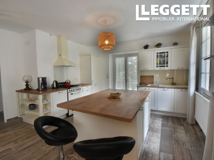 Image No.6-5 Bed House for sale