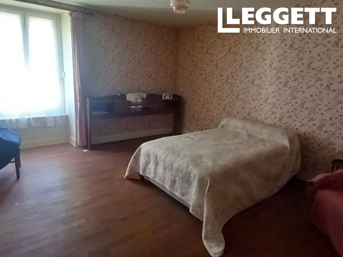 Image No.10-4 Bed House for sale