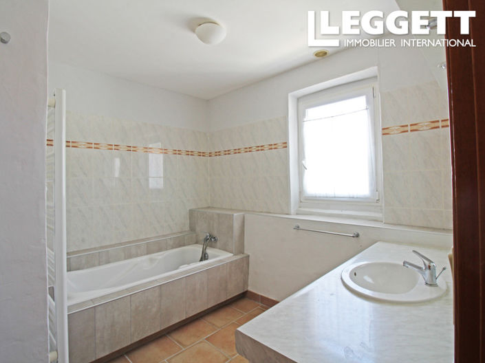 Image No.8-3 Bed House for sale