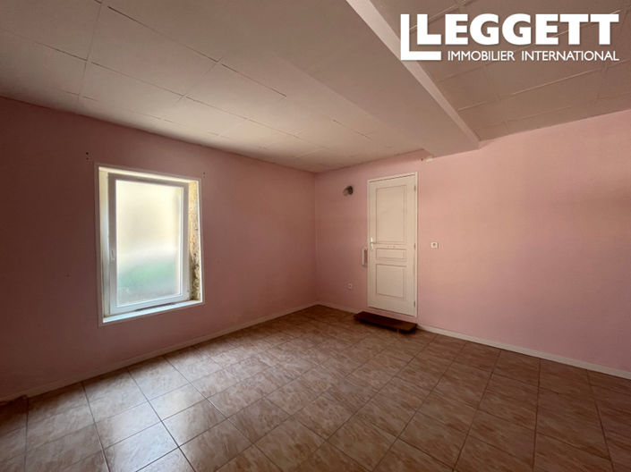 Image No.8-5 Bed House for sale