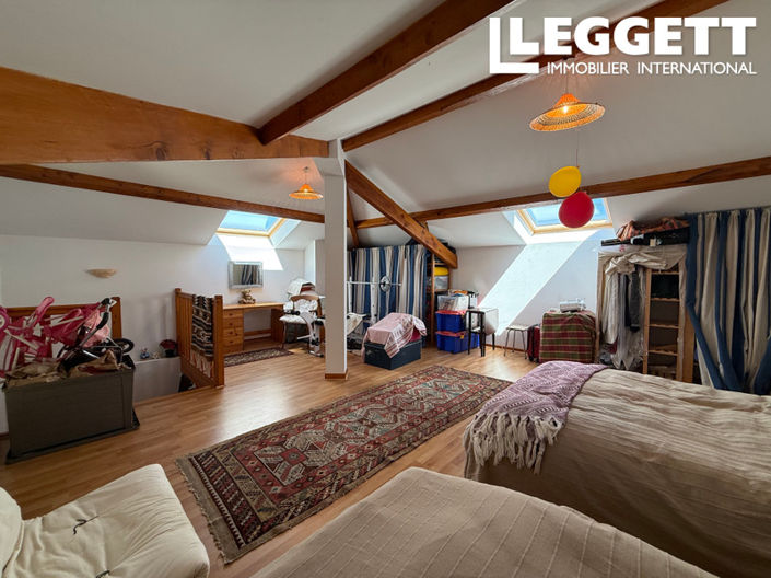 Image No.9-6 Bed House for sale