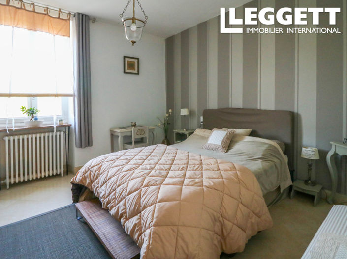 Image No.6-6 Bed Chateaux for sale