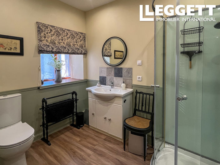 Image No.10-3 Bed House for sale