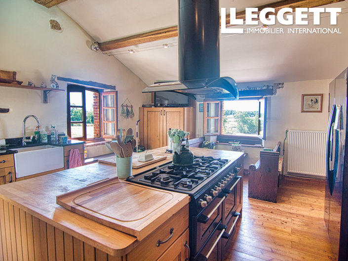 Image No.2-4 Bed House for sale