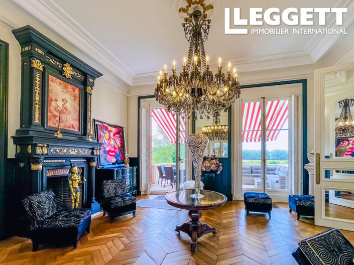 Image No.4-7 Bed Chateaux for sale