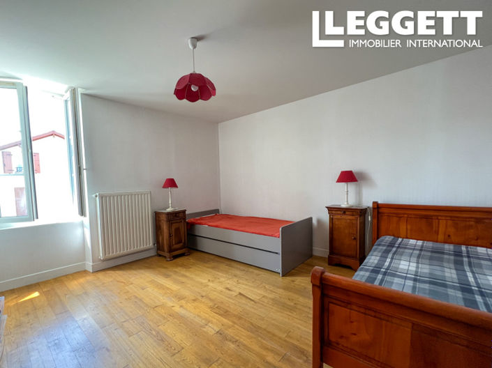 Image No.9-3 Bed House for sale