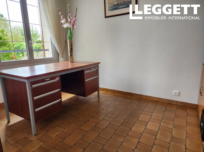 Image No.9-4 Bed House for sale