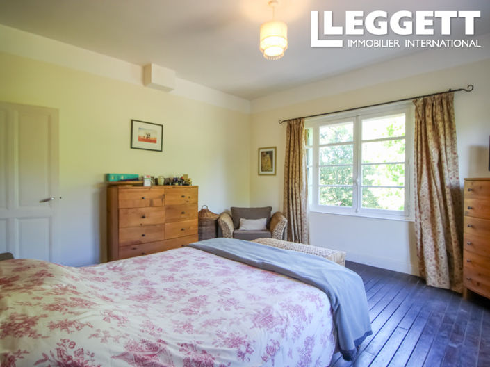 Image No.6-5 Bed House for sale