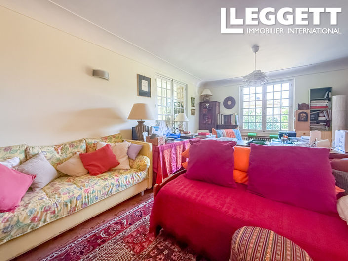 Image No.6-5 Bed House for sale