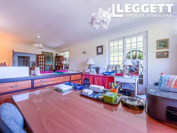 Image No.7-5 Bed House for sale