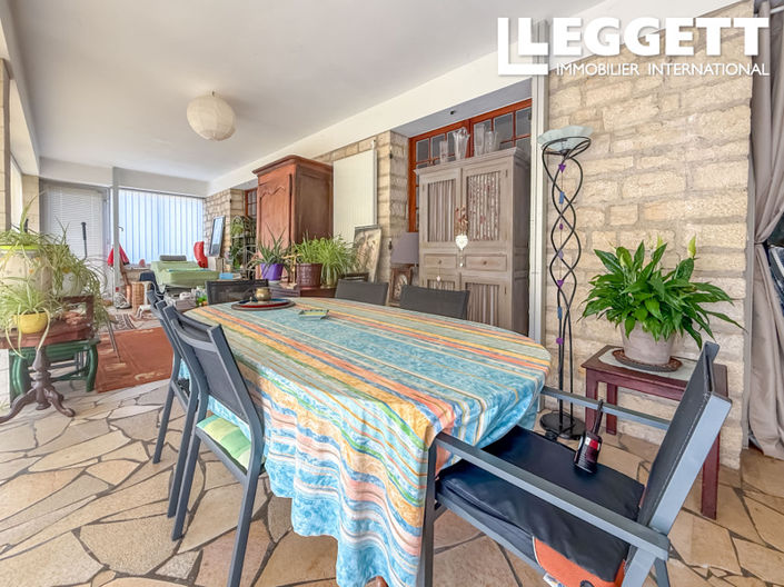 Image No.8-5 Bed House for sale