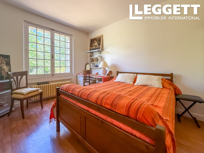 Image No.9-5 Bed House for sale