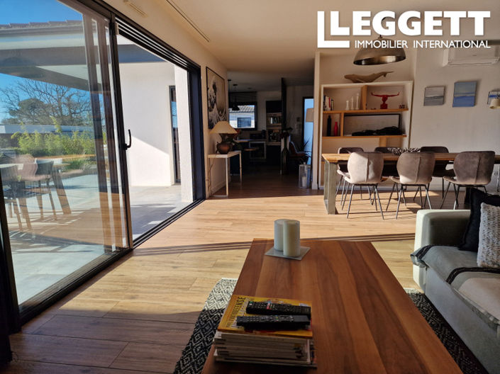 Image No.1-3 Bed House for sale