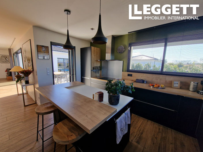 Image No.2-3 Bed House for sale