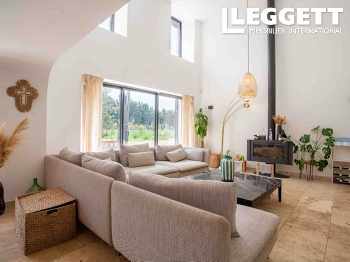 Image No.4-10 Bed House for sale