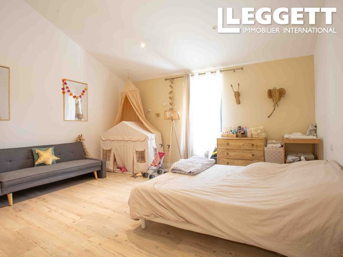 Image No.9-10 Bed House for sale