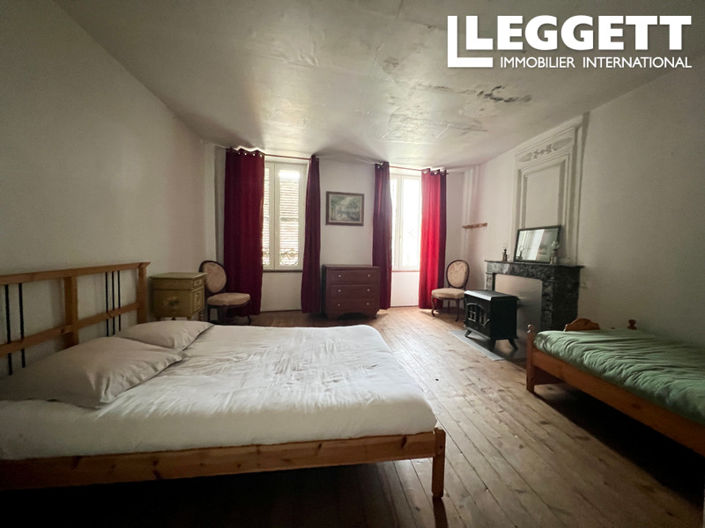 Image No.9-5 Bed House for sale