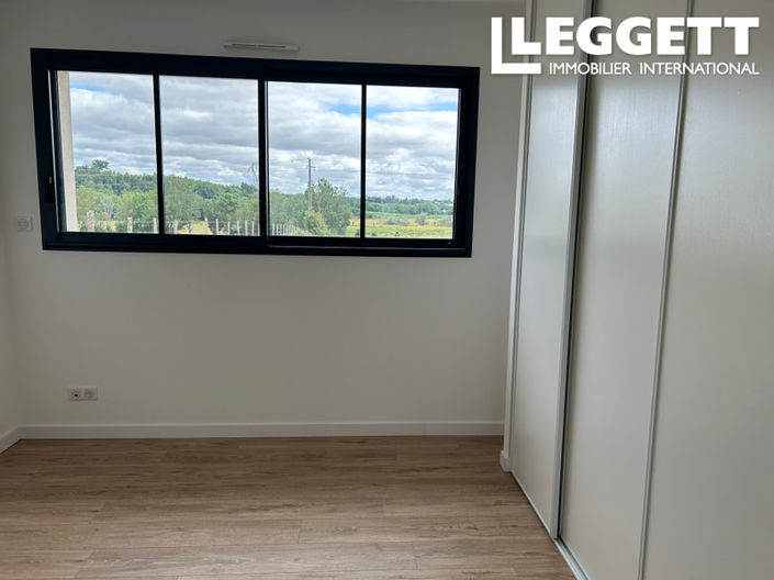 Image No.3-4 Bed House for sale