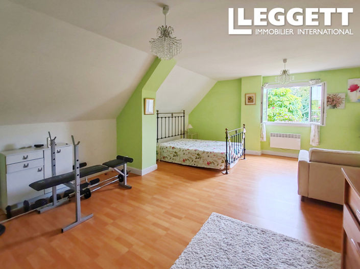 Image No.6-5 Bed House for sale