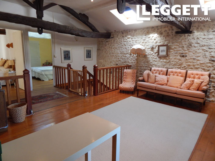 Image No.7-7 Bed House for sale