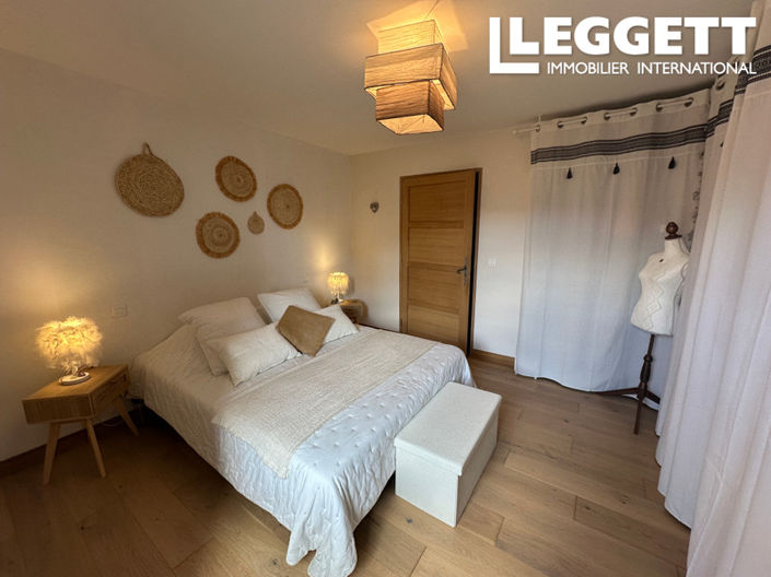 Image No.6-4 Bed House for sale