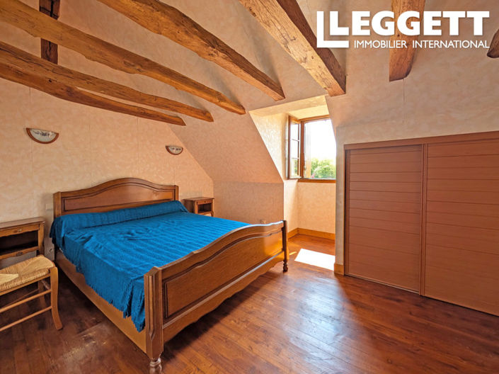 Image No.10-4 Bed House for sale