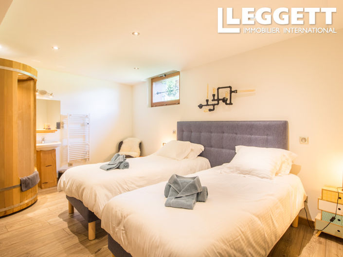 Image No.9-5 Bed Apartment for sale