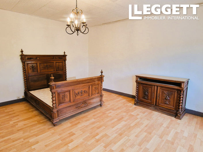 Image No.6-3 Bed House for sale