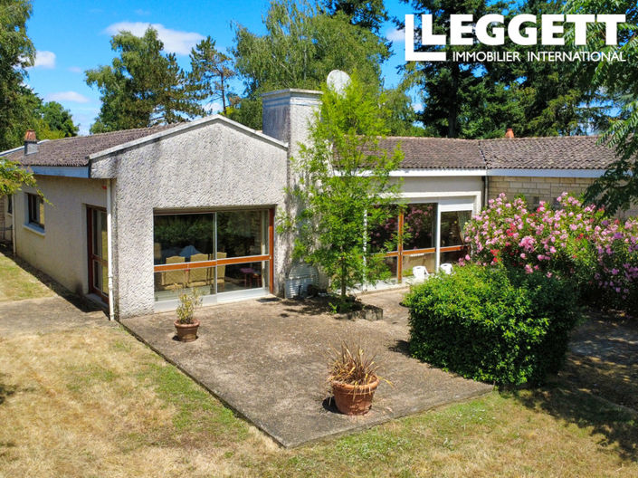 Image No.2-Maison de 5 chambres à vendre à Civray