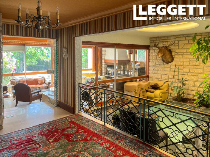 Image No.7-5 Bed House for sale