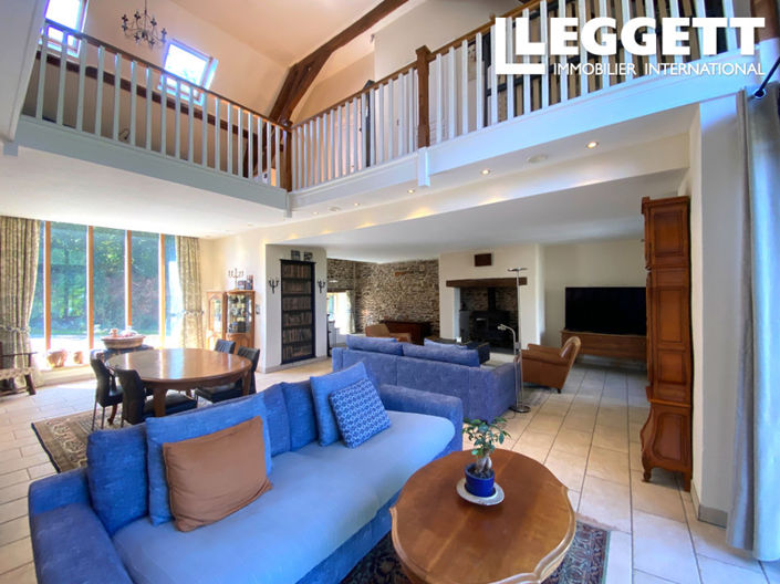 Image No.2-4 Bed House for sale