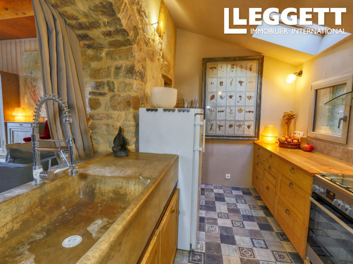 Image No.6-6 Bed House for sale